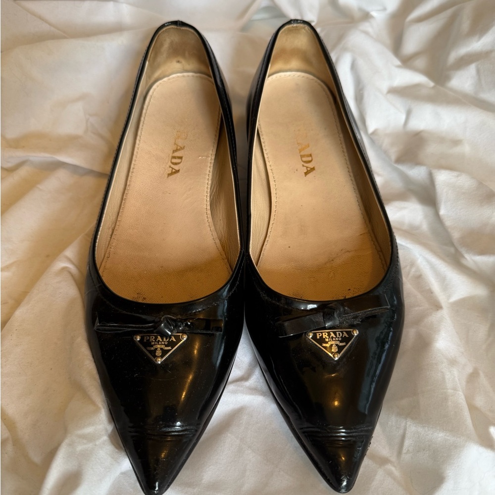 Prada Glossy Black patent leather Women's pointy toe ballet flats Loafers - Picture 3 of 14